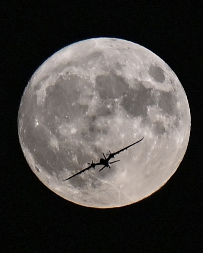 <p>Dünyanın en büyük Havacılık, Uzay ve Teknoloji Festivali TEKNOFEST, Cumhuriyet'in 100. yılında Ankara'da teknoloji ve bilim meraklılarına dün kapılarını açtı.</p>