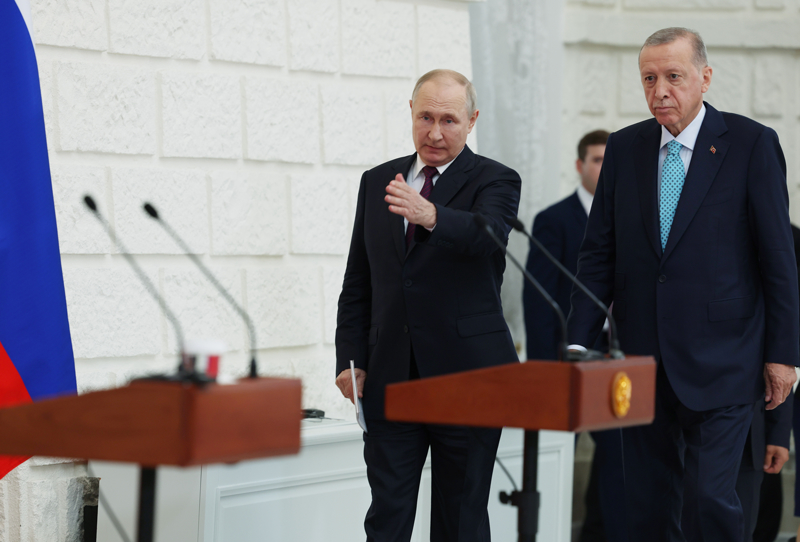 <p>AP: Rus lider Putin, Bat dnyasnn taleplerini karlamas halinde yeni bir tahl anlamasnn mmkn olduunu dile getirdi.</p>