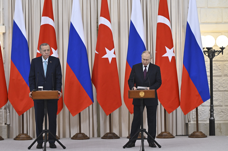 <p>Bu balamda dnya medyas Bakan Erdoan'n Rus lider Putin'i yeni tahl anlamas giriimini grmeye ikna ettiini vurgulamas dikkat ekti.</p>