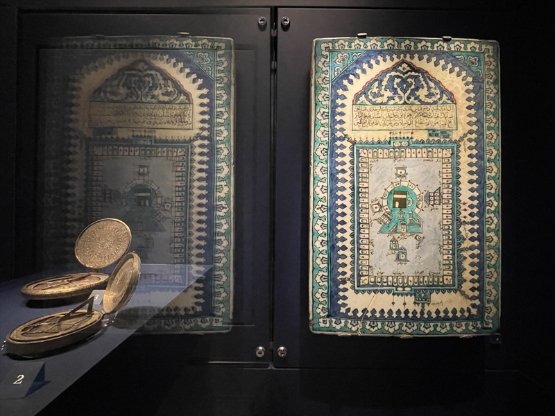 <p>Akdeniz k�lt�rleri, Helenistik d�nem heykelleri ve eserleri alan�nda 30 y�ld�r m�zede �al��an k�rat�r Peter Higgs'in olay�n sorumlusu olarak temmuzda i�ten ��kar�ld���, baz� �al�nma olaylar�n�n ise y�llardan beri var oldu�u belirlendi.</p>