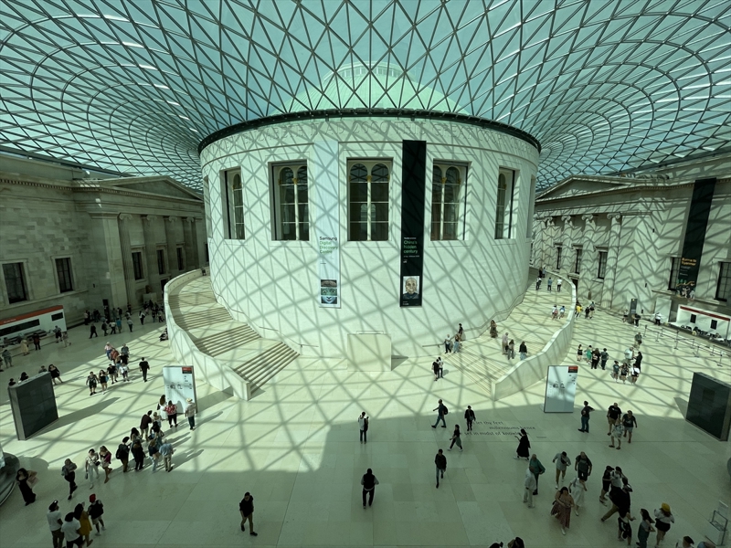 <p>�ngiltere'yi tarihi eserleri iade etmeyerek uluslararas� sorumluluklar�n� yerine getirmemekle su�layan �in d���nda Gana, Hindistan ve Etiyopya da m�zedeki eserlerin iadesini istiyor.</p>