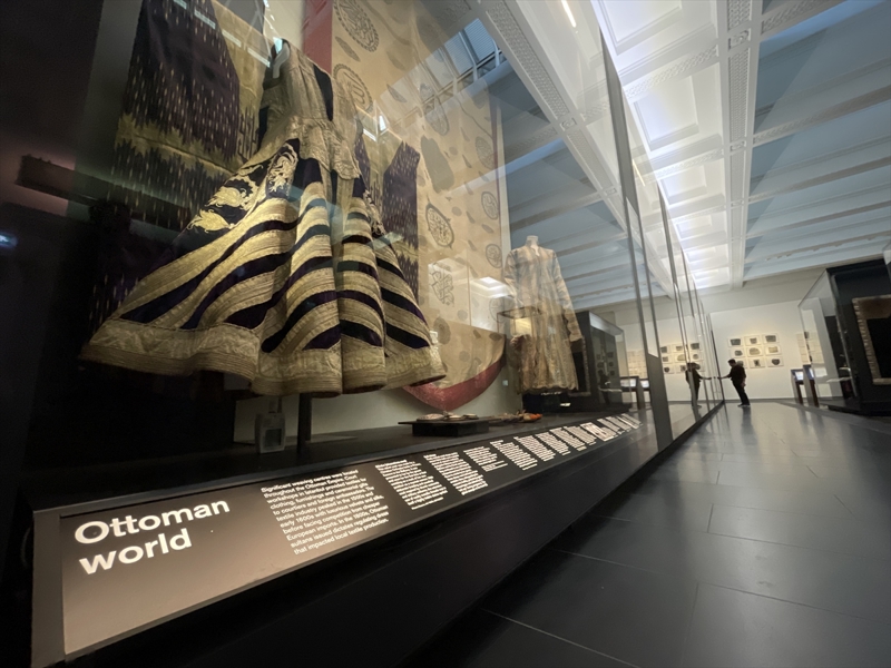 <p>�in'in talep mektubunda, 'British Museum koleksiyonunda bulunan yakla��k 8 milyon eser, �ngiltere d���ndan geliyor ve b�y�k �o�unlu�u uygunsuz yollardan hatta ahlaks�z yollarla elde edilmi� durumda.' ifadeleri yer ald�.</p>