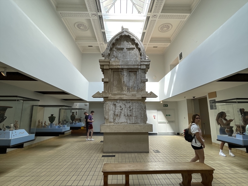 <p>Bug�n Mu�la'n�n Dat�a il�esinde bulunan Knidos'tan ka��r�larak �ngiltere'ye getirilen bir di�er heykel ise �ift�ilerin bereket tanr�s� Demeter heykeli.</p>