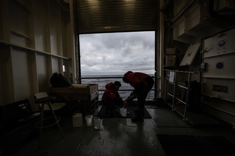 <p>Meri Karahalil, projesiyle sefer ve seyir gvenlii ile srdrlebilirlii artrmak adna pratik nerilerde bulunmay hedeflediklerini anlatarak, alma kapsamnda yapacaklar deerlendirme, analiz ve eitli grmelerden sonra oluturacaklar pratik nerileri literatrde bir makale ile bilim dnyasna sunmay planladklarn szlerine ekledi.</p>