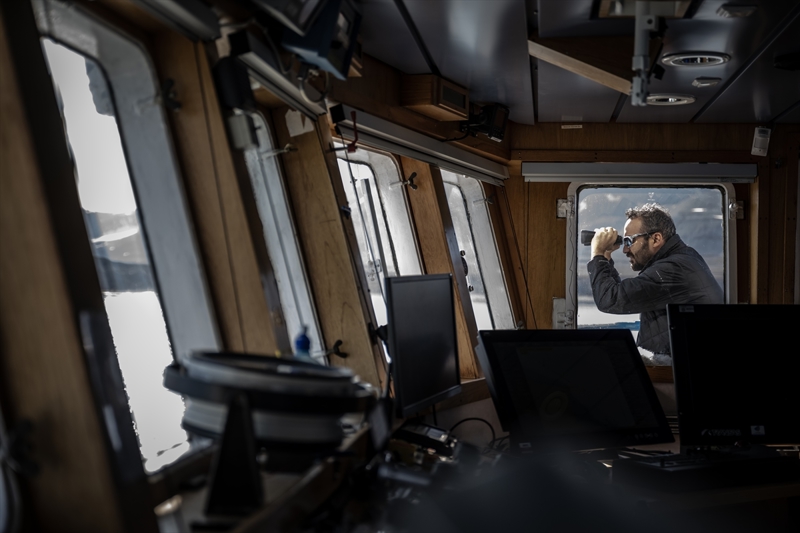 <p><b>TBTAK MAM KARE ile i birlii kapsamnda rota boyunca deniz suyundan fitoplankton rneklemeleri yaptklarn ifade eden Werlang, unlar kaydetti:</b></p><p><b><br></b></p><p>'Arktik blgedeki fitoplankton eitliliinin belirlenmesi amacyla DNA dizilimi almalar ve pigment ve klorofil analizleri yaptk. Bylelikle sonular, hem kendi alma grubunun hem de TBTAK MAM KARE'nin Antarktika'da gemi yllarda elde ettii verilerle birlikte deerlendirilerek iki kutup blgesindeki ekosistemin karlatrlmasn amaladk.'</p>