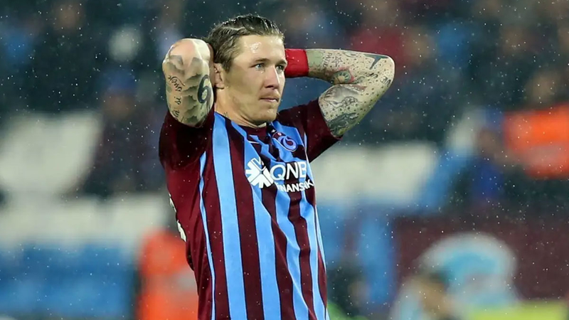 <p>Juraj Kucka</p><p><span >Transfer Olduu yl. 2017</span></p><p><span >Geldii Takm: Milan</span></p><p>Bonservis Bedeli:  5 milyon euro</p>
