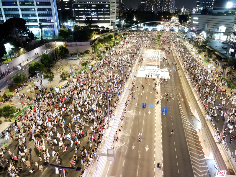 <p>Gstericiler, yarg dzenlemesi kapsamnda hkmetin 24 Temmuz'da Meclis'ten geirdii kritik yasa tasarsn ele almak iin 12 Eyll'de toplanacak Yksek Mahkemeye mesaj verdi.</p>