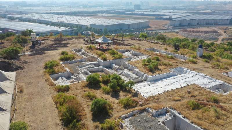 <p>Blömer, AA muhabirine, antik kentin bölgenin en önemli kentlerinden birisi olduğunu söyledi.</p>