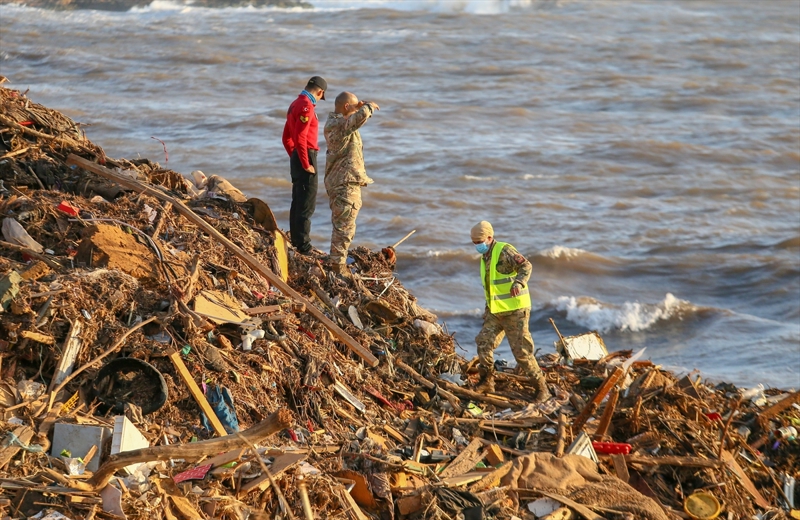 <p>Kevser Eğitim Vakfı'nın saha koordinatörü Mert Olur ise Türk Kızılay ve AFAD'ın koordinasyonu çerçevesinde bölgeye geldiklerini ve kendilerinden istenen insani yardımları getirdiklerini anlattı.</p>