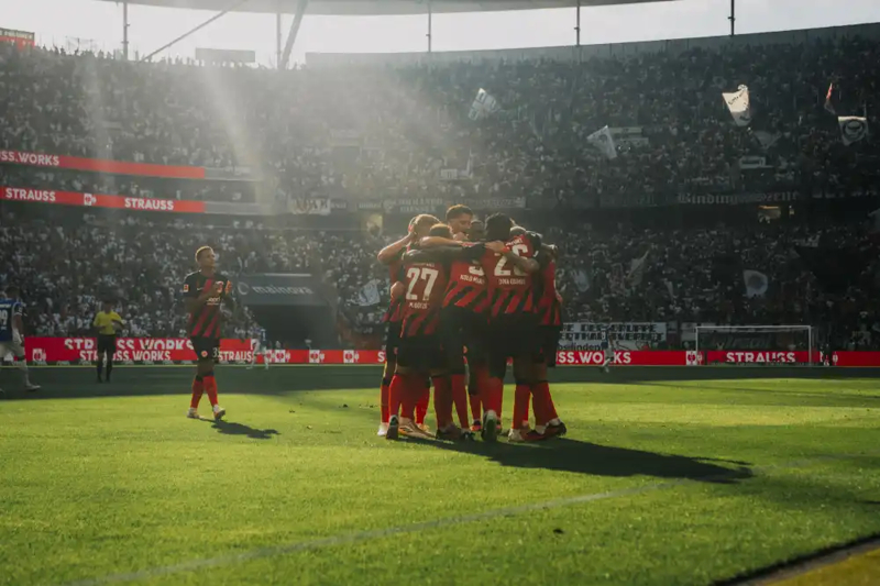 <p>8. Eintracht Frankfurt (Almanya)</p><p>Kâr: 85 milyon euro<br></p>