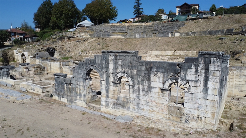 <p>Erdoan, blgede yeni buluntulara ulamak iin kaz almalarnn devam ettiini syledi.</p>