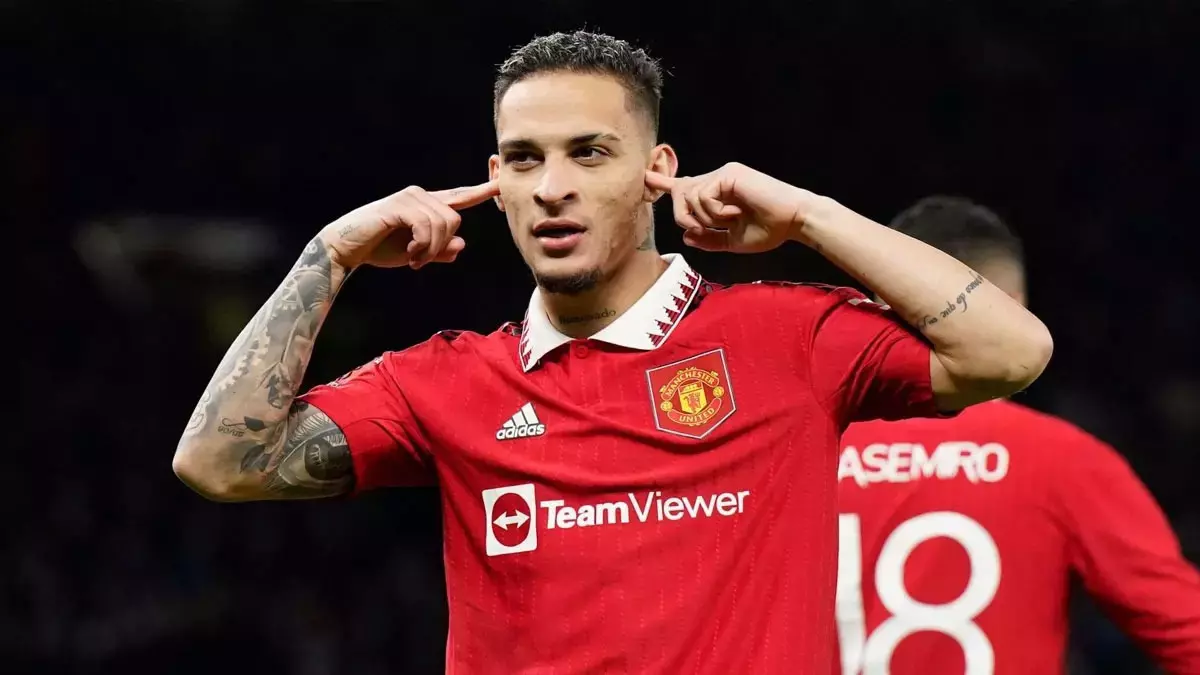 <p>12. Antony</p><p>Mevki: Sağ Kanat</p><p>Takımı: Manchester United</p><p>Güncel Piyasa Değeri: 60 milyon euro</p><p>Fark: -15 milyon euro</p>