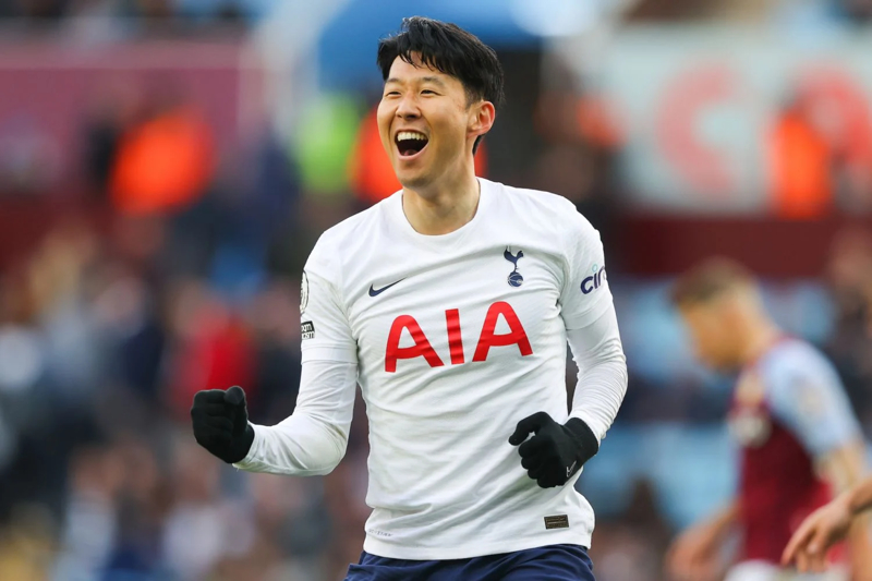 <p>2. Heung Min Son</p><p>Mevki: Sol Kanat</p><p>Takımı: Tottenham</p><p>Güncel Piyasa Değeri: 50 milyon euro</p><p>Fark: -20 milyon euro</p>