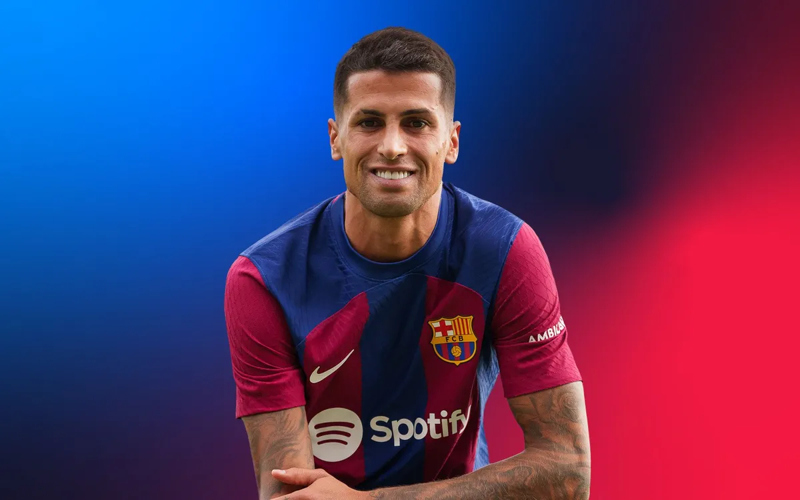 <p>3. Joao Cancelo</p><p>Mevki: Sağ Bek</p><p>Takımı: Barcelona </p><p>Güncel Piyasa Değeri: 50 milyon euro</p><p>Fark: -20 milyon euro</p>