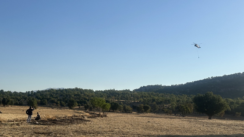 <p>Steller hakkında bilgi veren Alkan, 'Steller 3 parça halinde karşımıza çıkmakta. Birinci stelde, Kral l. Antiochos ve tanrı Apollon'un tokalaşma sahnesinin olduğunu gördük. Diğer stelde ise l. Antiochos'un nomosundan (kanun) bahsetmektedir. Bu steller, Kommagene tarihi açısından önemlidir.' ifadelerini kullandı.</p>