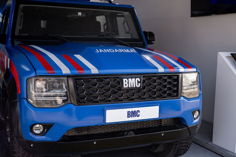 <p>TULGA SUV, disk frenler ve ba��ms�z �ift sal�ncakl� �n-arka s�spansiyonu sayesinde en zorlu arazi ko�ullar�nda bile g�revini ba�ar�yla yerine getiriyor.</p>