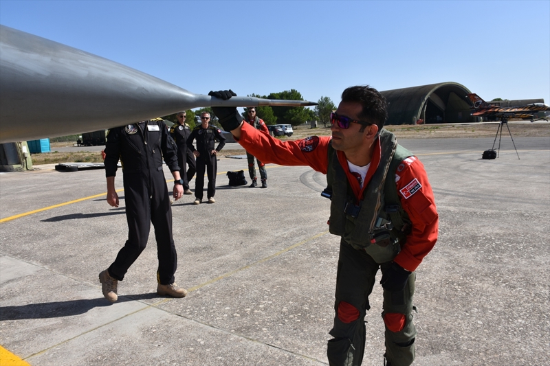 <p><b>NATO Tiger Meet tatbikatında yer aldıkları için büyük gurur ve onur duyduklarını vurgulayan Yaman, şu ifadeleri kullandı:</b></p>
