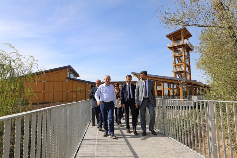 <p>Kaz�larda ge�en y�l da T�rk-�slam d�nemine tarihlenen 800 y�ll�k demir saban bulunmu�tu.</p>