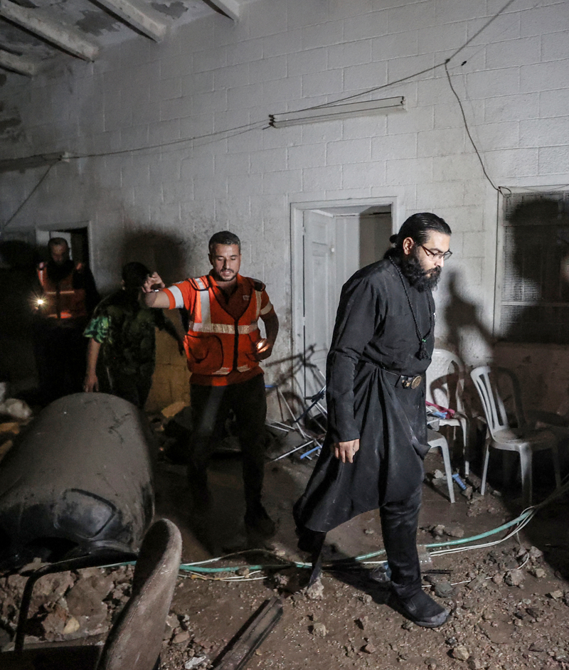 <p>�srail'in sald�rd��� b�lgede yakla��k 1000 Hristiyan'�n ya�ad��� ve evi y�k�lanlar�n korunmak i�in kiliseye ve ona ba�l� binalara s���nd��� biliniyor.</p>