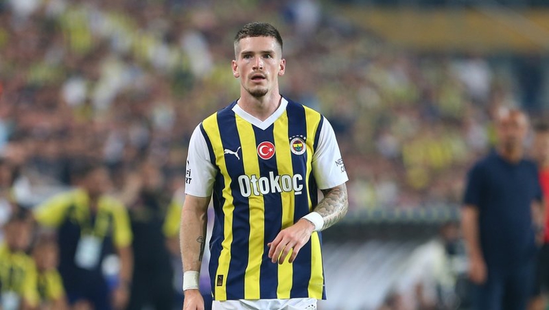 <p><b>SHEFFIELD UNITED TALİP OLDU</b></p><p>Fenerbahçe'de yeteri kadar forma şansı bulamadığı için mutsuz olan Kent'e Sheffield United talip oldu.</p>