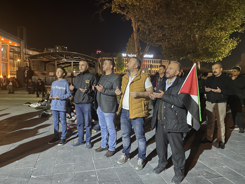 <p>�srail'in Gazze'ye sald�r�lar� Ni�de'de protesto edildi.</p>