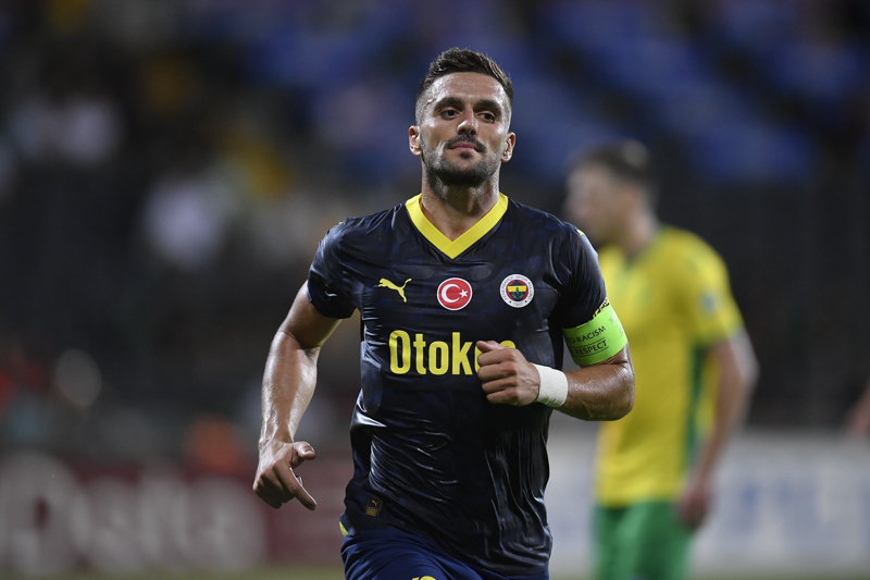 <p><b>DUSAN TADIC</b></p><p>Fenerbahe formas giyen Dusan Tadic de 2023 ylnda 15 asist yaparak listede kendisine yer buldu.</p>