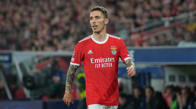 <p><b>ALEJANDRO GRIMALDO</b></p><p>Leverkusen'in spanyol sol beki de 16 asistle takmna hcumsal anlamda byk katk verdi.</p>