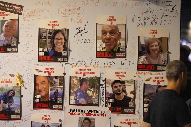 <p>Saldrlarda yzlerce kii ld ve yaraland.</p>