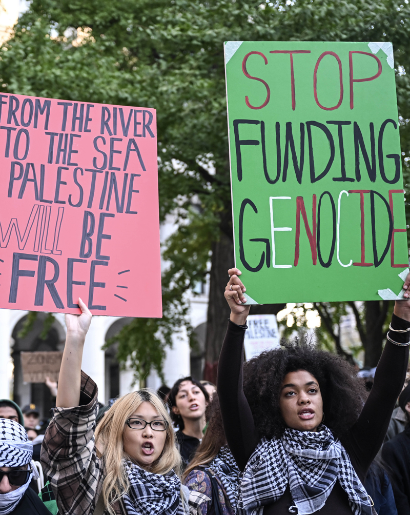 <p>Gstericiler, Filistin bayraklar ve pankartlar tayarak Filistin'e desteklerini gsterdi.</p>