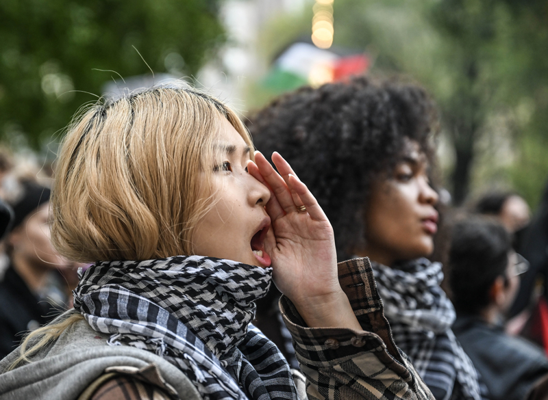 <p>Yal ocuk demeden binlerce kii Filistin halk iin yekvcut oldu.</p>