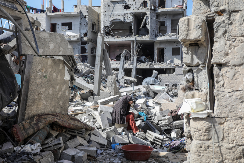 <p>Bakanl���n a��klamas�nda, sald�r�larda 15 �air, yazar, hattat, ara�t�rmac� ve sanat�� gibi toplumun �nde gelen ki�ilerinin hayat�n� kaybetti�i belirtildi.</p>