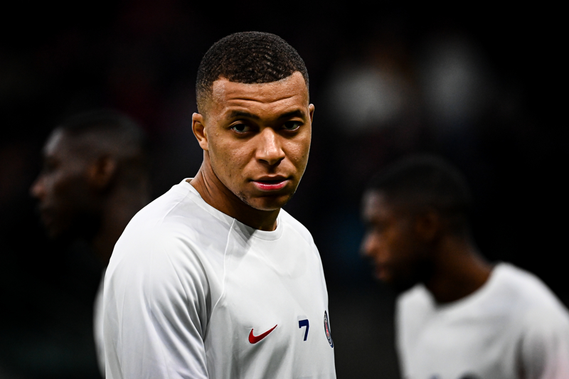 <p>Kylian Mbappe'nin piyasa değeri ise, Transfermarkt'e göre; 180 milyon euro olarak belirleniyor.</p>