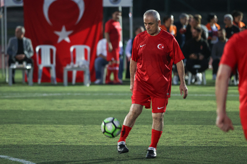 <p><b>'AMPYONLUK STYORUM'</b></p><p><b><br></b></p><p>'Beikta ile futbolcuyken ampiyon olduk. imdi de antrenr olarak bunu baarmak istiyorum.'</p>