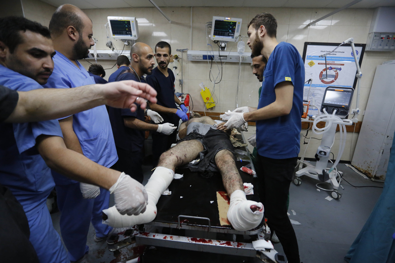 <p>İsrail ordusunun 40 gündür sürdürdüğü saldırılarda Gazze'de 29 bin 800 kişinin de yaralandığı belirtilen açıklamada, yaralıların ise yüzde 70'inden fazlasını kadın ve çocukların oluşturduğu kaydedildi.</p>