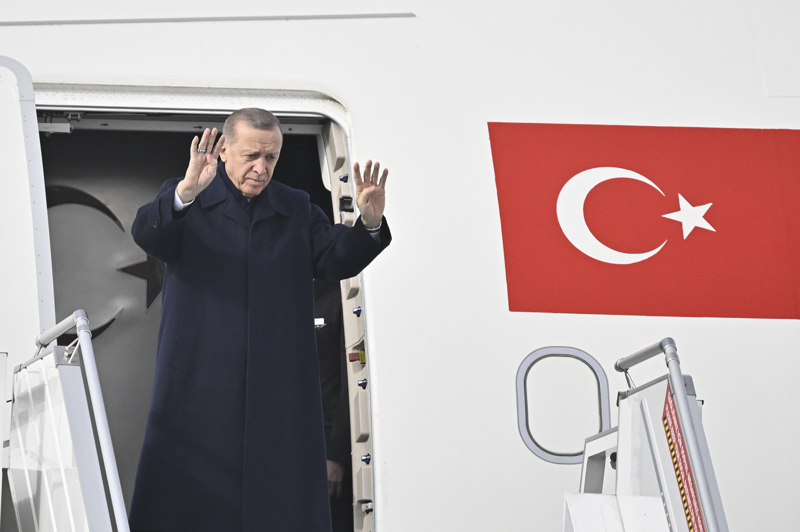 <p>Almanya Ba�bakan� Olaf Scholz taraf�ndan �ans�lyelik Binas�'nda kar��lanacak Erdo�an, ba� ba�a g�r��ece�i Scholz ile ortak bas�n toplant�s� da d�zenleyecek.</p>