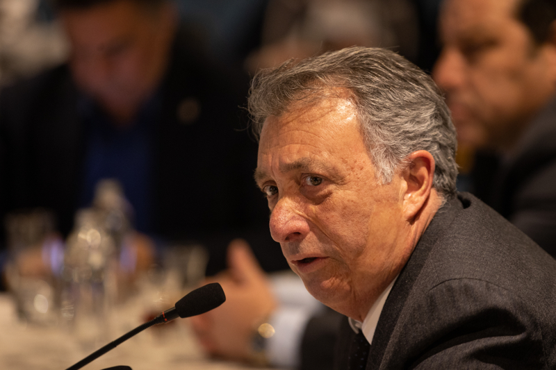 <p><b>BURAK YILMAZ</b></p><p><br></p><p>'Burak Yılmaz konusunda hatalıyım, ona da zarar verdik. Aboubakar'ın ona sarılışını hatırladım, birbirlerine çok yakın olduklarını hatırladım ve ona bir şans verdim ama olmadı. Onun adına da kendi adıma da üzgünüm.'</p>