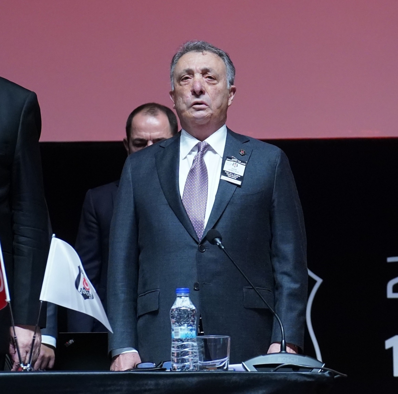 <p><b>'BEN ADAY MIYIM?'</b></p><p><br></p><p> 'Adaylar halen benimle ilgili konuşuyor. Benimle ne işiniz var, ben aday mıyım?'</p>