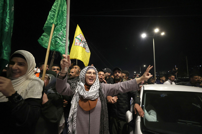 <p>Katar Dışişleri Bakanlığı Sözcüsü Macid el-Ensari ise X sosyal medya platformu üzerinden yaptığı açıklamada, esir takası konusundaki sorunların çözüldüğünü ve takasta 2'nci etabın başlayacağını ifade etmişti. </p>