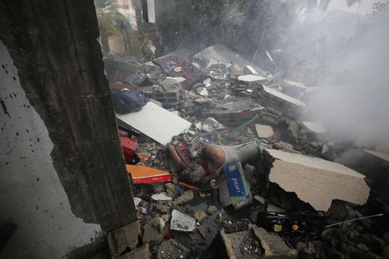 <p>Ayrıca açıklamada, orta dereceli yaralıların birçoğunun da Gazze Şeridi'ndeki sağlık sisteminin çökmesi sebebiyle hayatını kaybettiği, kentte 75'ten fazla hastane ve sağlık merkezinin çalışmalarını sonlandırdığı bildirildi.</p>
