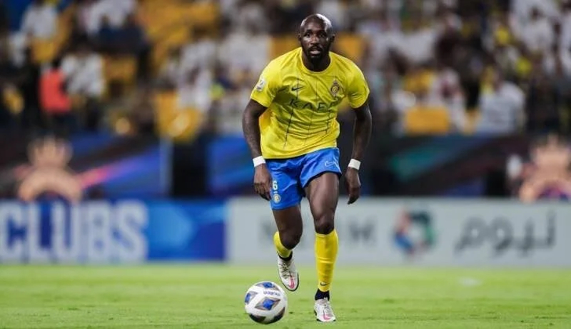 <p><b>İSTEDİĞİ ŞANSI BULAMADI</b></p><p>Al Nassr, yaz transfer döneminde 25 milyon Euro vererek Lens'tan kadrosuna kattığı 28 yaşındaki orta sahaya şu ana kadar beklenen şansı verebilmiş değil. </p>