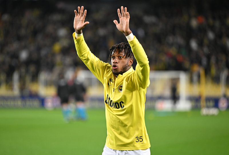<p><b>FRED</b></p><p>Fenerbahe'nin bu sezon kadrosuna katt Fred, geen srede sar-lacivertlilerin olmazsa olmaz haline geldi. Fenerbahe, 30 yandaki futbolcunun sahada olduu 15 ma kazanrken, sakatlandnda nemi daha da ortaya kan Brezilyal orta saha oyuncusu derbide de takmnn en nemli kozlarndan biri olacak.</p>
