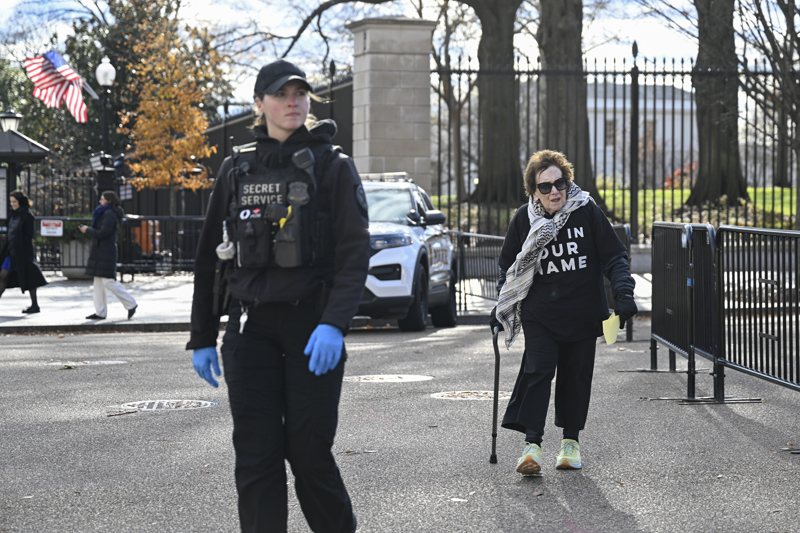 <p><b>'Biden'a bu soyk�r�m� finanse etmeyi b�rakmas� gerekti�ini s�ylemek i�in buraday�z'</b></p>