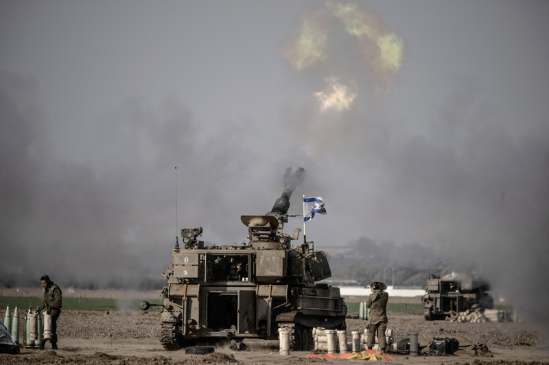 <p>Çatışmalara 24 Kasım'da 4 günlüğüne verilen ve daha sonra 3 gün daha uzatılan 'insani ara'da 81 İsrailli ve 240 Filistinli esir karşılıklı serbest bırakıldı. Öte yandan İsrail binlerce Filistinliyi alıkoyup hapsetmeye devam etti.</p><p>İşgal altındaki Batı Şeria ve Doğu Kudüs'te de İsrail güçleri ve Yahudi yerleşimcilerin saldırılarında 279 Filistinli hayatını kaybetti.</p>