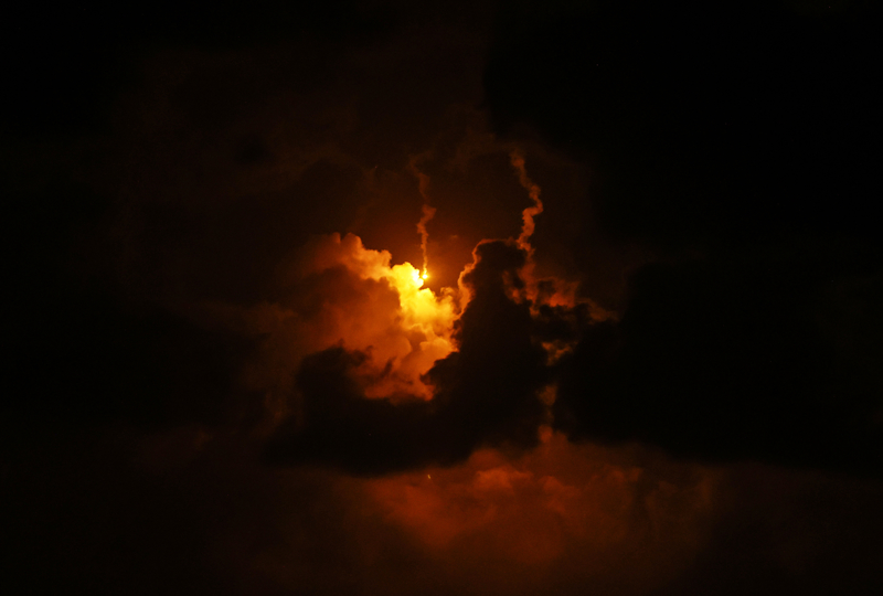 <p>İsrail'in saldırılarıyla Gazze Şeridi'nde 254 bin konuta zarar verdiği ve bunlardan 52 bin 500'ünün tamamen yıkıldığı ifade edildi.</p>