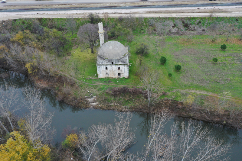 <p>Desteklerinden dolay Kltr ve Turizm Bakan Mehmet Nuri Ersoy ile Vakflar Genel Mdr Sinan Aksu'ya teekkr eden Sezer, 'Rhtm, hazire alan ve evre dzenlemesini kapsayan almalar tamamlandnda Edirne'mize nemli bir cazibe merkezi daha kazandrlm olacak.' dedi.</p>