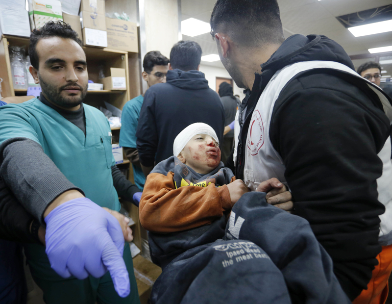 <p>Hamas'ın silahlı kanadı İzzeddin el-Kassam Tugayları, 'Filistinlilere ve başta Mescid-i Aksa olmak üzere kutsal değerlere yönelik sürekli ihlallere karşılık verme' gerekçesiyle İsrail'e 7 Ekim'de kapsamlı saldırı düzenledi.</p>