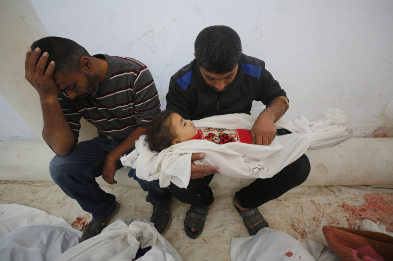 <p>Dujarric, Şifa Hastanesi dahil Gazze Şeridi'ndeki tüm hastanelerin acilen restore edilmesi gerektiğini dile getirdi.</p>