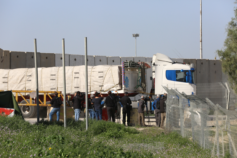 <p>'Gazze eridi'ndeki gda stoku yeterli. Gazze'de gda eksiklii yok. Uluslararas kurulular her gn Gazze'ye gda getiriyor. Bugne kadar toplamda 2 bin 500 tr yaklak 50 bin ton gda Gazze'ye getirildi.'</p>