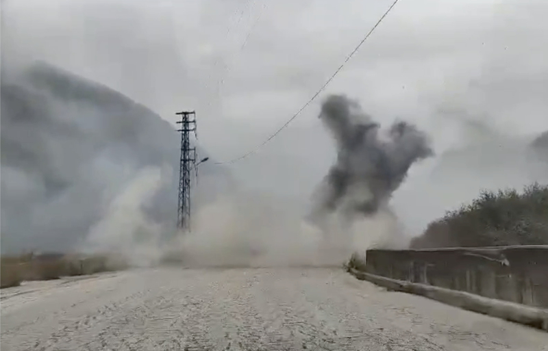 <p>Manar TV Kameraman� H�z�r Markiz'in hafif bir �ekilde yaraland��� ve tedavi i�in Mercayun il�esindeki hastaneye kald�r�ld��� kaydedildi.</p>