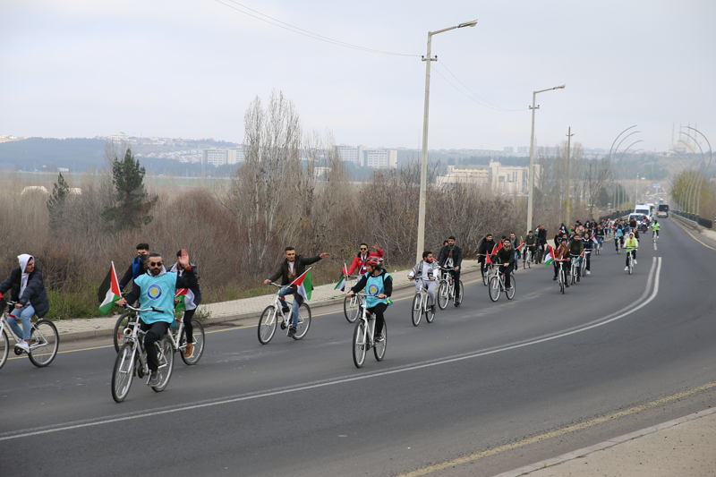 <p>Bir�ok �lkenin de �srail'e destek verdi�ini ifade eden El�i�ek, ��yle konu�tu:</p>